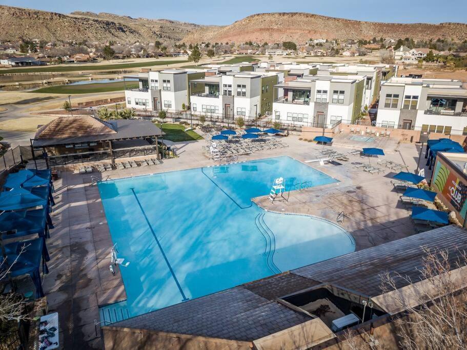 Villa #15 Pet Friendly! Year Round Heated Pool & Hot Tub! Upper Patios! St. George Dış mekan fotoğraf